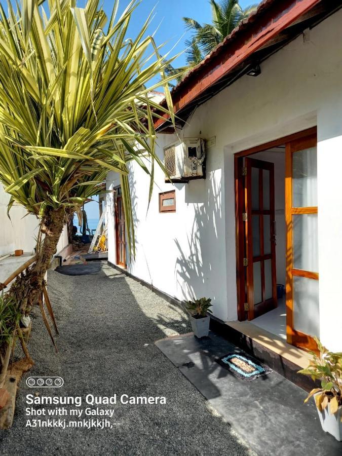 La-Vira Beach Villa Hikkaduwa Eksteriør bilde