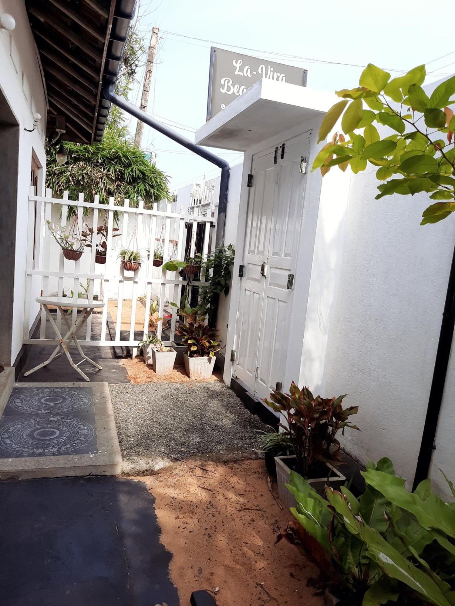 La-Vira Beach Villa Hikkaduwa Rom bilde