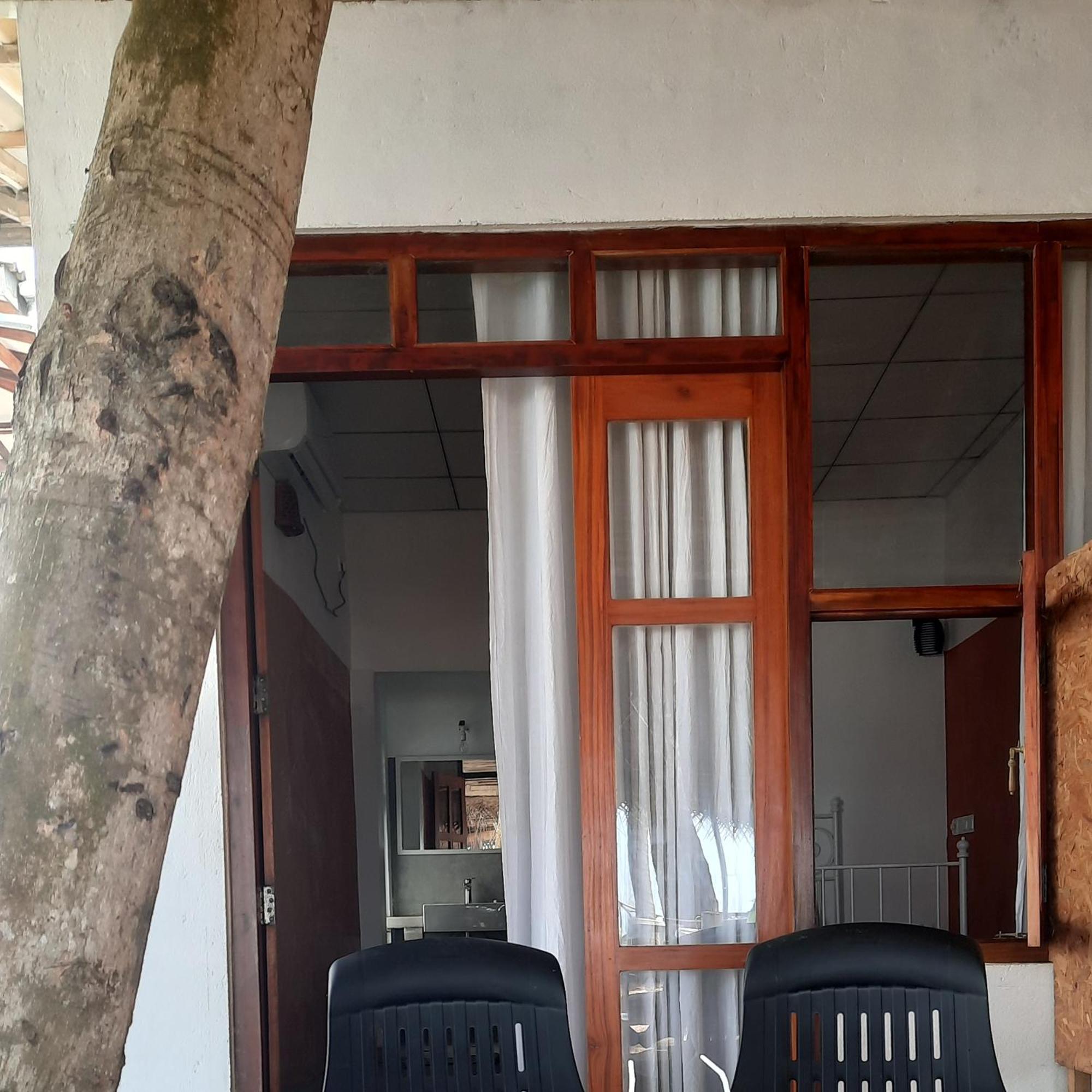 La-Vira Beach Villa Hikkaduwa Rom bilde